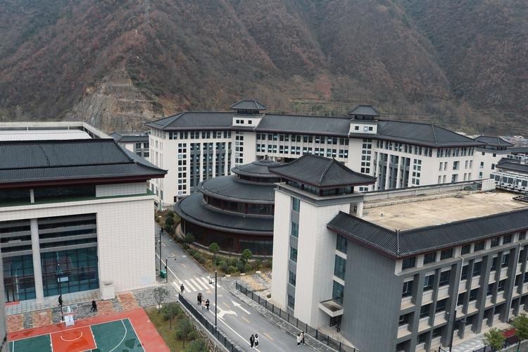 陕西省镇安中学校园实景