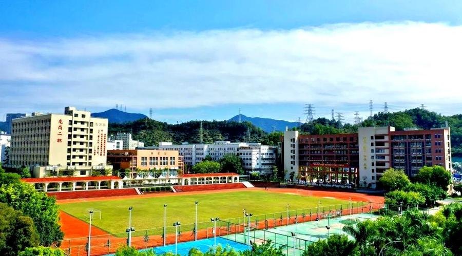 深圳市龙岗区第二职业技术学校校园实景