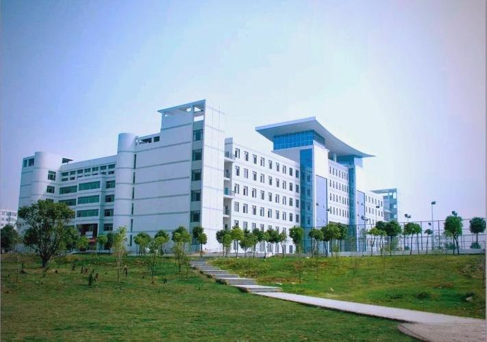 鄂州职业大学校园实景