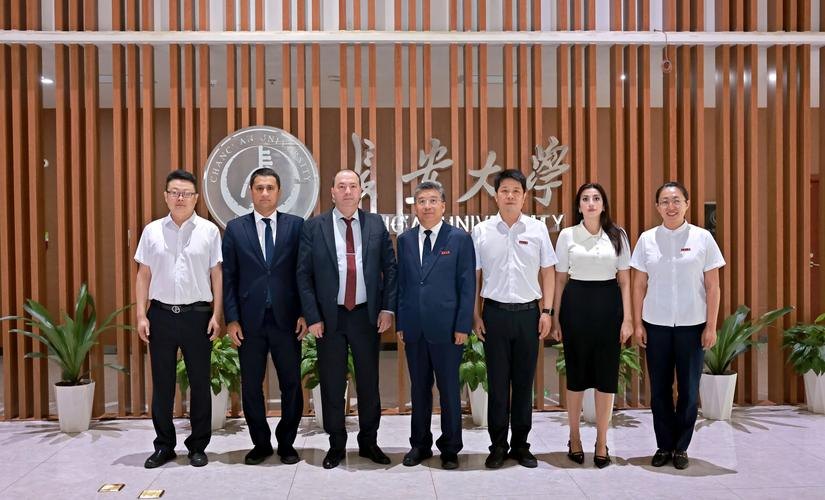 塔什干国立交通大学校园实景