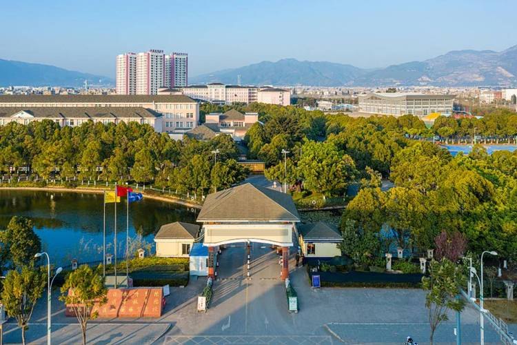 云南省玉溪技师学院校园实景