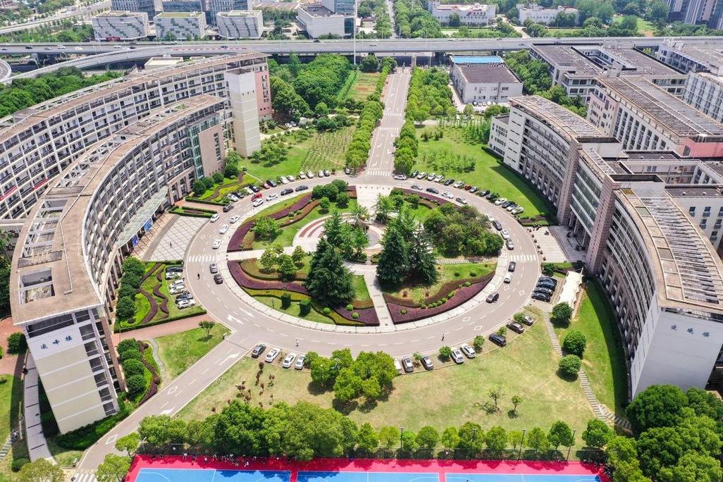 武汉职业技术学院校园实景