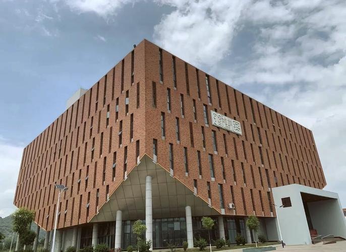 广西理工职业技术学院校园实景