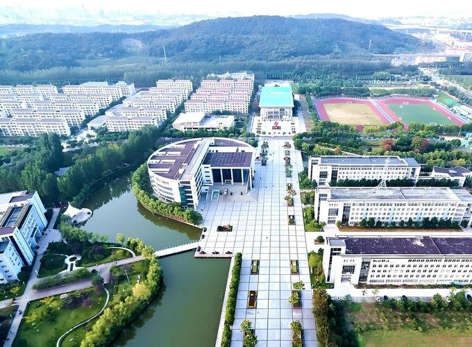 南京信息职业技术学院校园实景