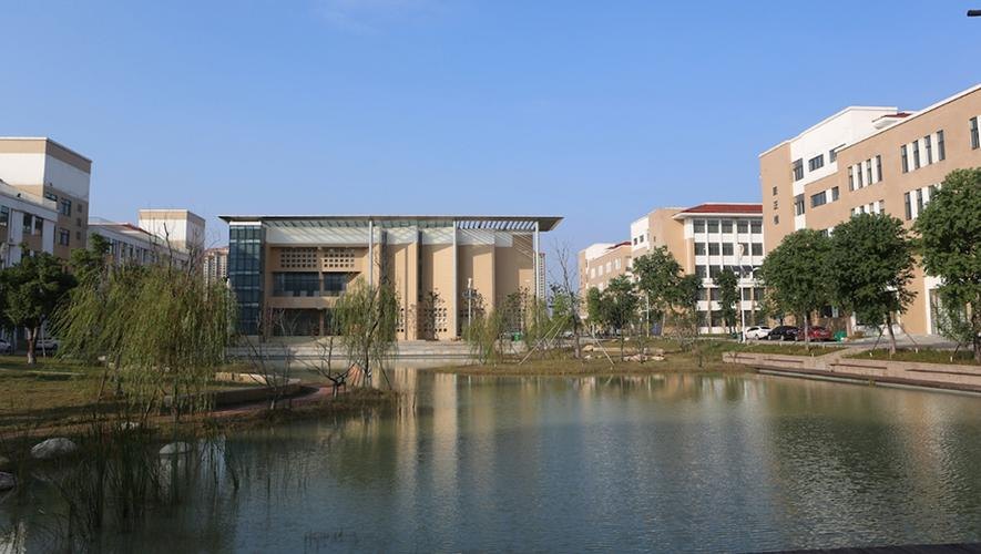 淮南经济技术学校校园实景